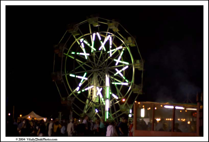 SouthwickCarnivalFireWorks2004 01CWX
