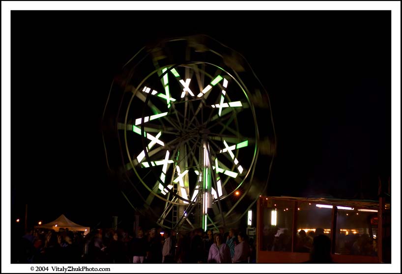 SouthwickCarnivalFireWorks2004 07CWX