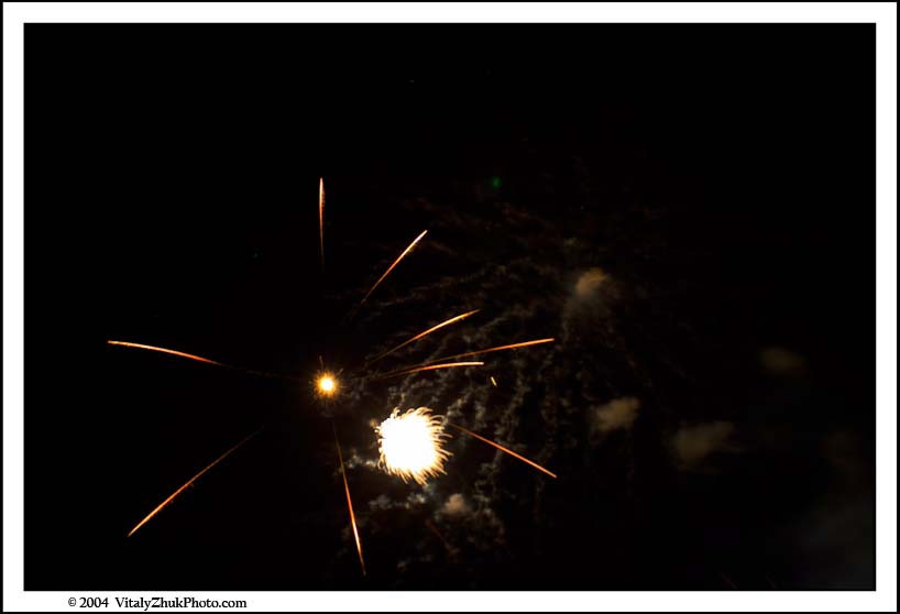 SouthwickCarnivalFireWorks2004 70CWX