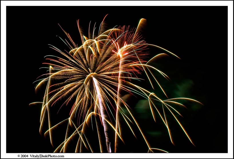 SouthwickCarnivalFireWorks2004 71CWX