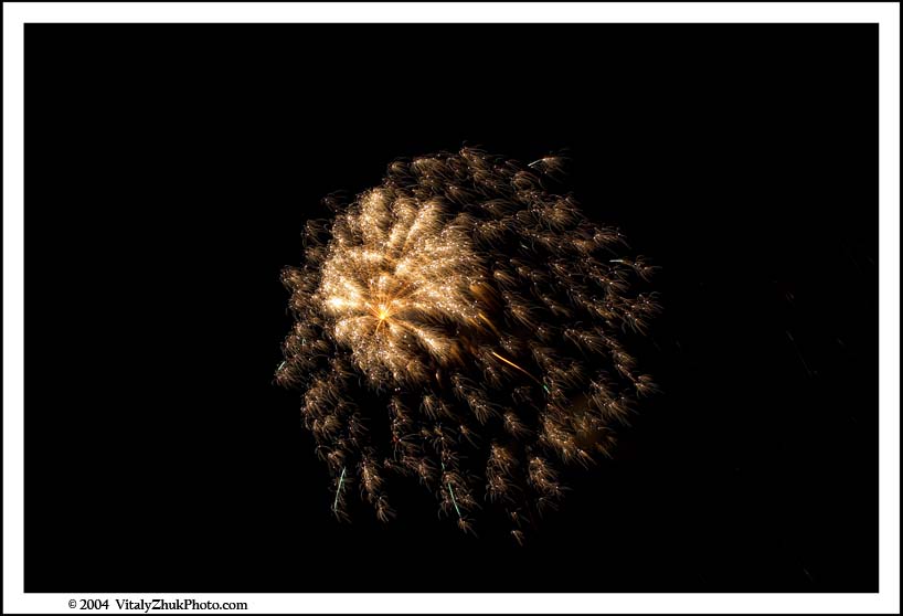SouthwickCarnivalFireWorks2004 77CWX
