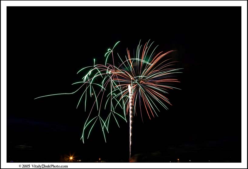 FireWorks 2005 075CWX